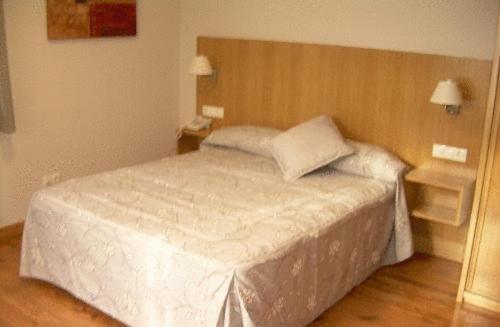 Aparthotel Pena Telera Resort El Pueyo de Jaca Szoba fotó